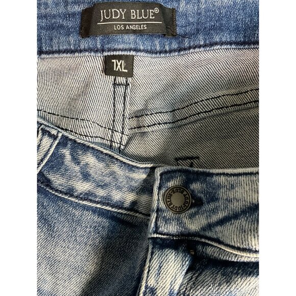 Judy Blue 1XL Denim Frayed Shorts Style JB150018 MidRise Cut offs - Picture 6 of 7